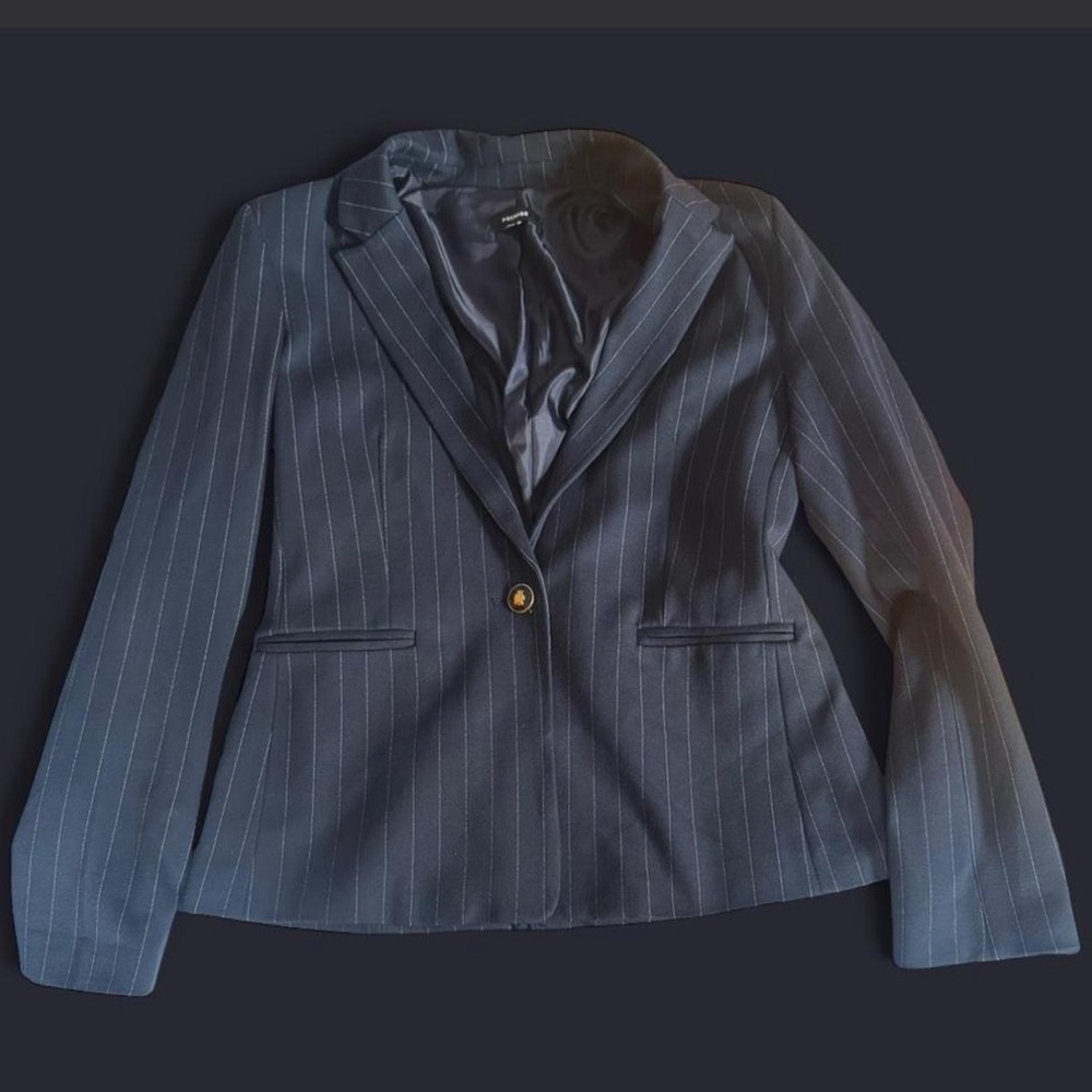 Premise Navy Blue Pinstripe Blazer Size 6 NWOT
